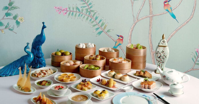 1 Dines Free Afternoon Tea at The Courtyard, The Fullerton Hotel S'pore – UOB Card!